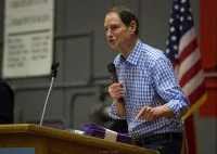 Wyden Bills Pair Data Center Taxes With Expanded Support for Workers Facing AI Disruption