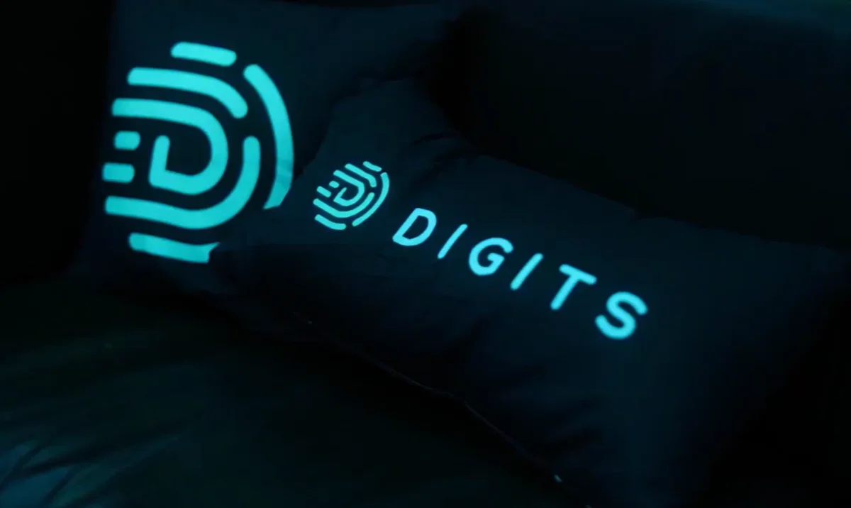 Digits Now Compatible with iPhone Duo