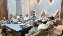 Kapolresta Gowa Kombes Pol Muhammad Yusuf Usman bersama PJU mengikuti Vicon Taklimat Awal Audit Kinerja Tahap II 2026 Itwasda Polda Sulsel.
