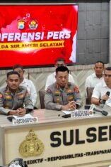 Kapolresta Gowa mendampingi Kabid Humas Polda Sulsel memaparkan perkembangan penyidikan dugaan korupsi dan TPPU perizinan Gowa, termasuk pemeriksaan saksi dan penyitaan aset.